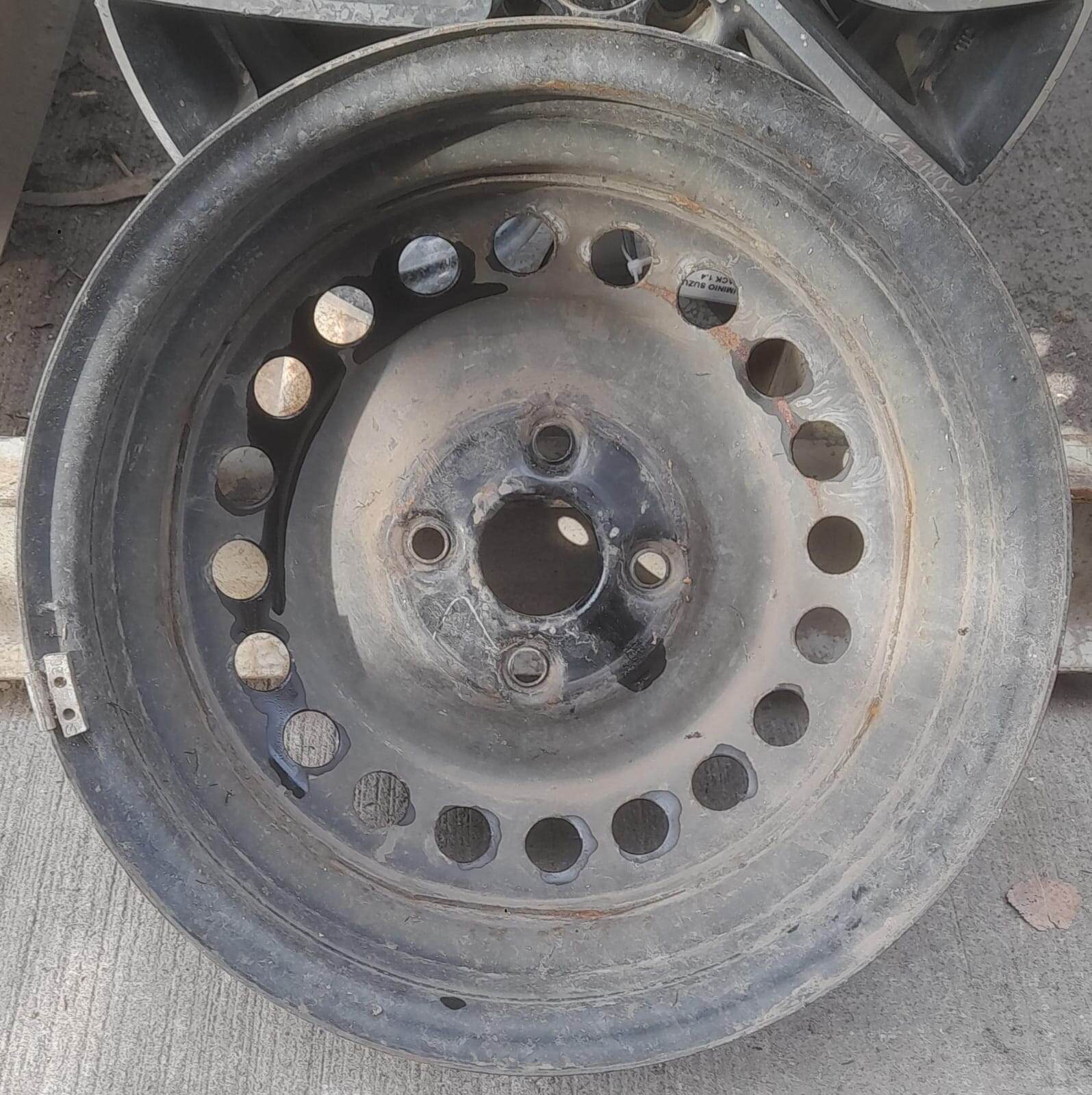 Llanta de fierro suzuki s presso