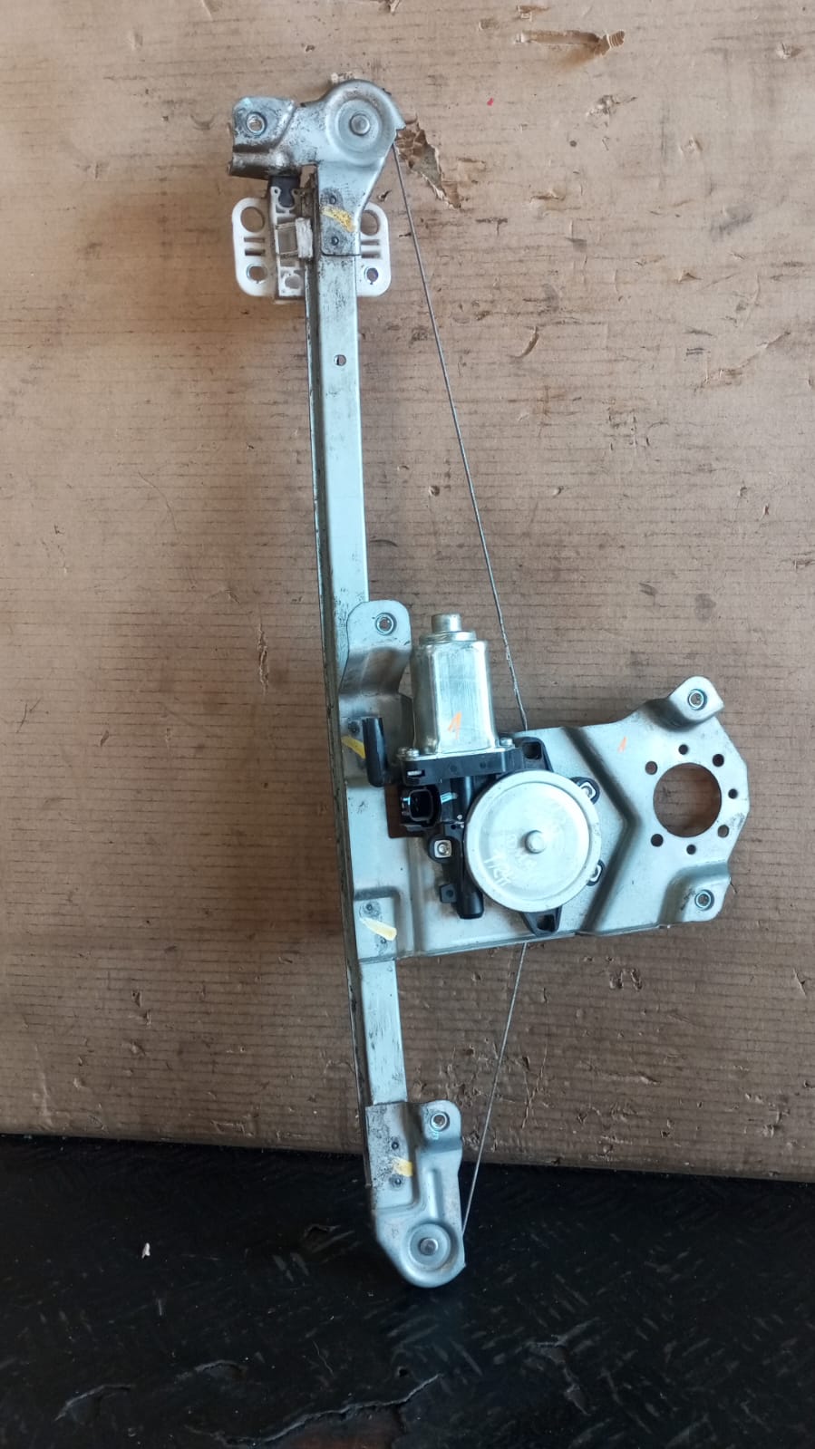 Cremallera alzavidrio trasera derecha chevrolet dmax 2013 2014
