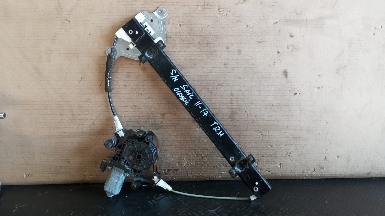 Cremallera alzavidrio trasera derecha chevrolet sail 2011 2012 2013 2014 2015 2016 2017