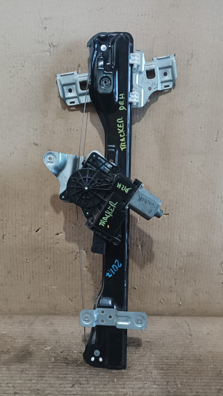 Cremallera alzavidrio delantera derecha chevrolet tracker