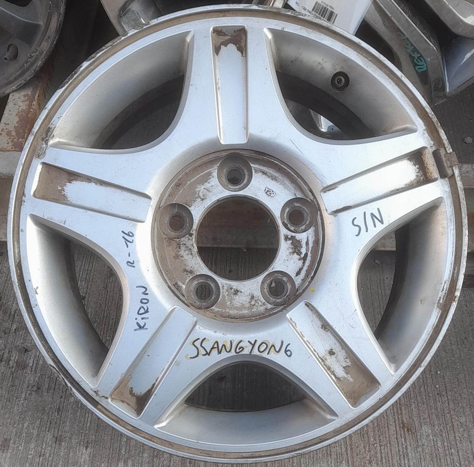 Llanta de aluminio ssangyong kyron