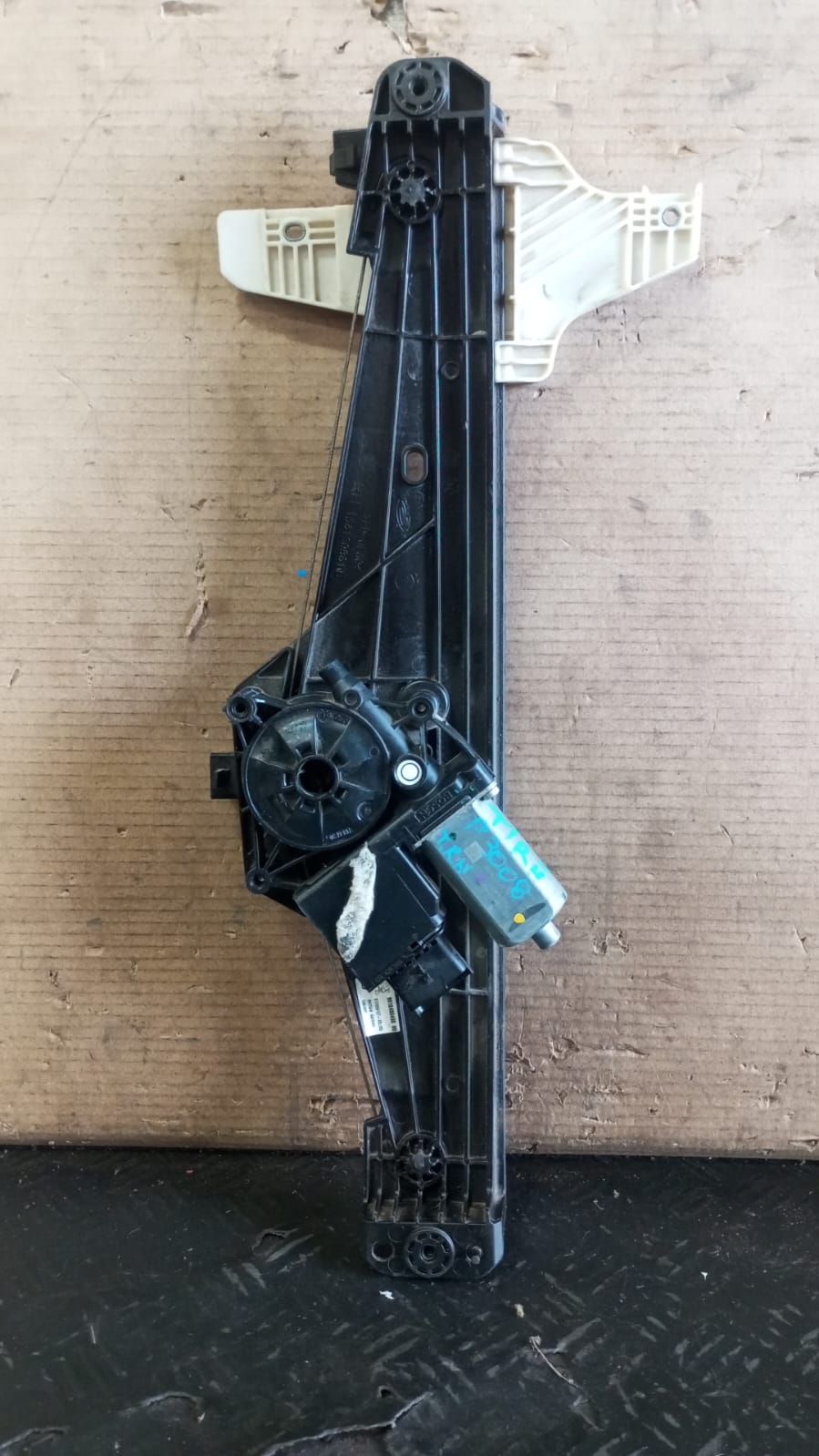 Cremallera alzavidrio trasera derecha peugeot 3008