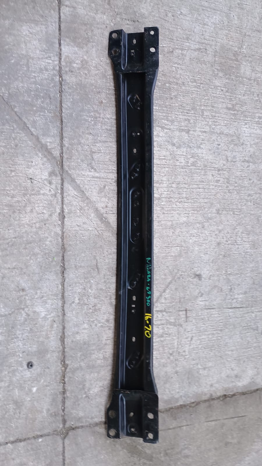 Frontal inferior nissan np300 2016 2017 2018 2019 2020