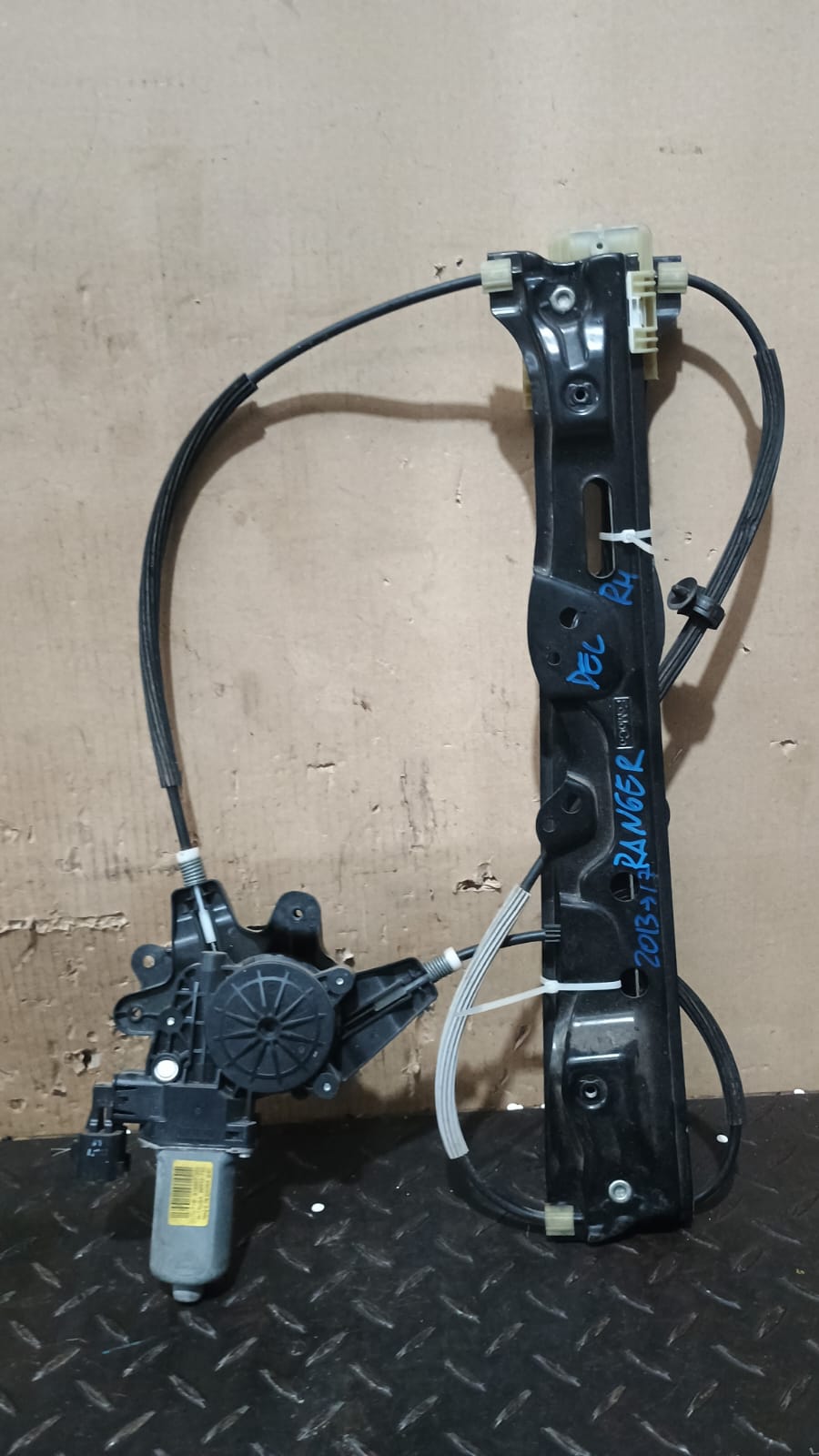 Cremallera alzavidrio delantera derecha ford ranger 2013 2014 2015 2016 2017