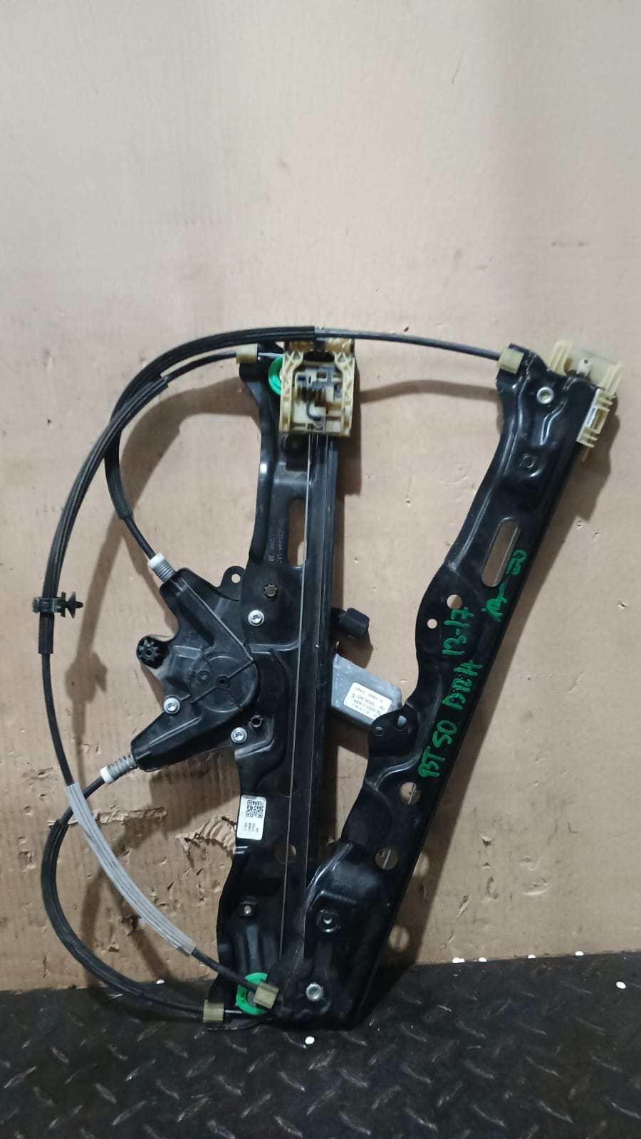 Cremallera alzavidrio delantera derecha mazda bt50 2013 2014 2015 2016 2017