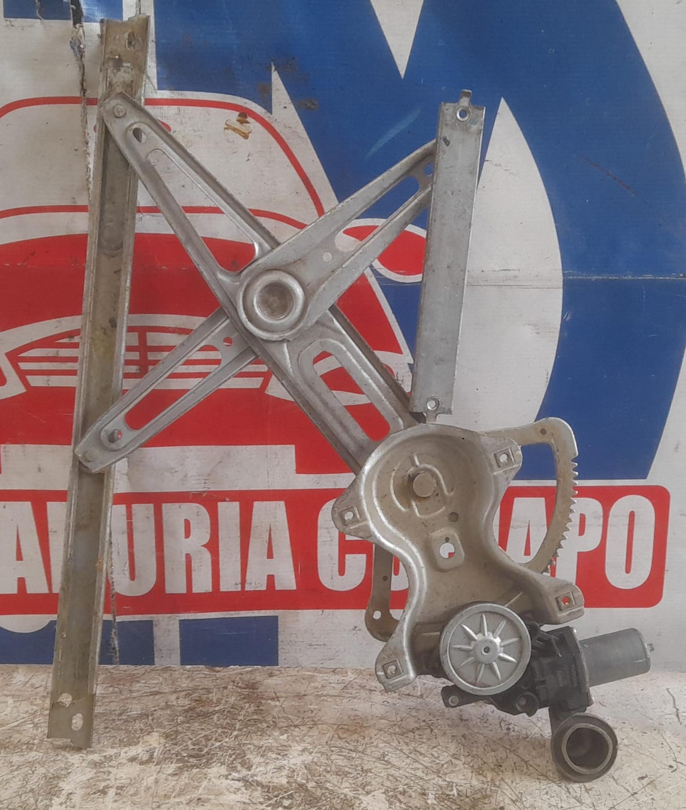 Cremallera alzavidrio delantera izquierda toyota hilux