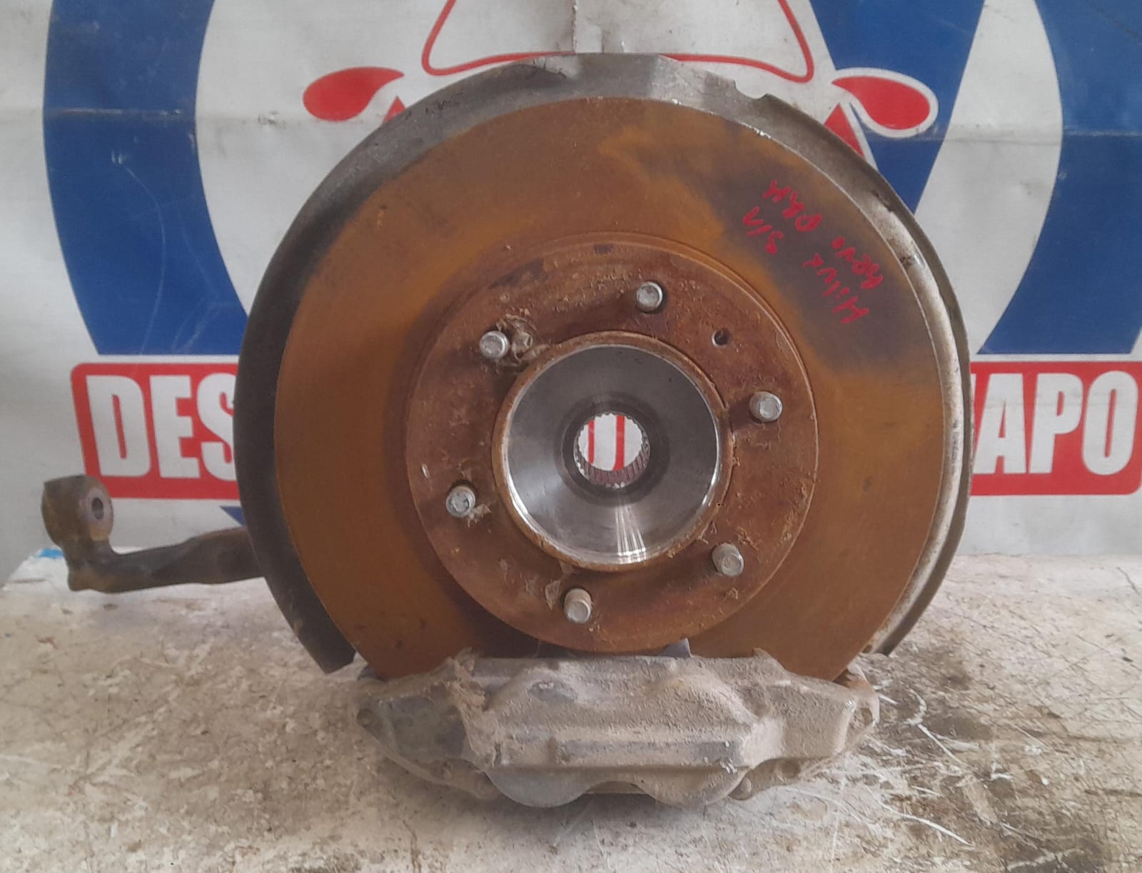 Muñon delantero derecho toyota hilux 2016 2017 2018 2019 2020