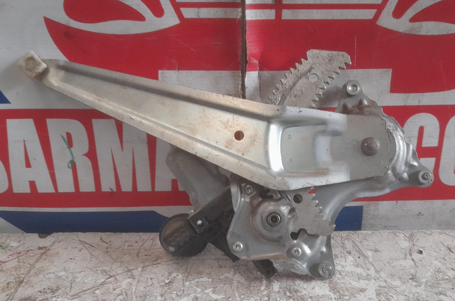 Cremallera alzavidrio trasera derecha toyota rav4