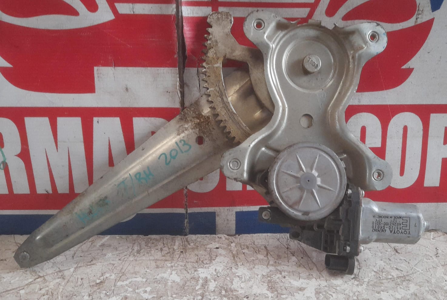 Cremallera alzavidrio trasera derecha toyota hilux