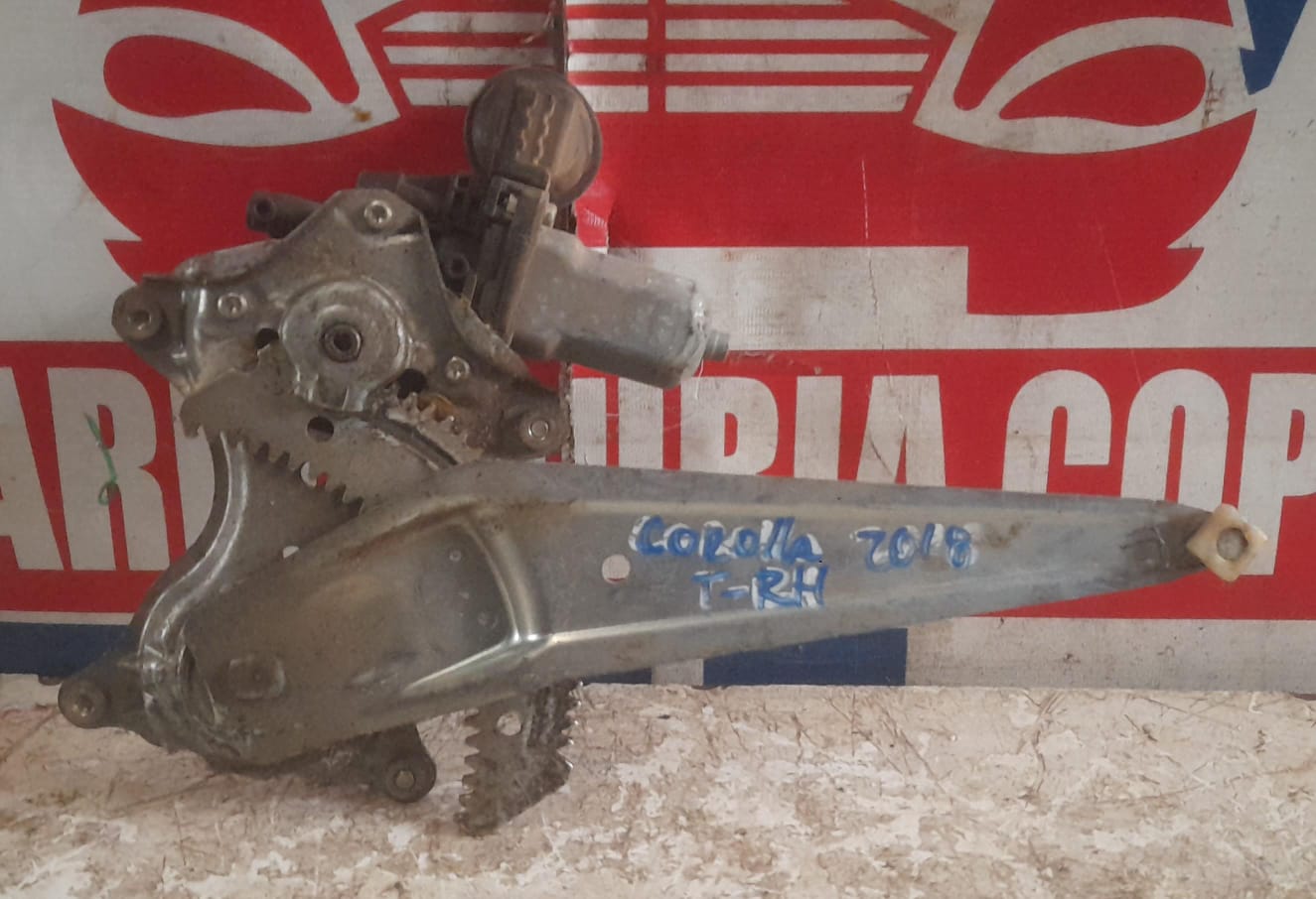 Cremallera alzavidrio trasera derecha toyota corolla