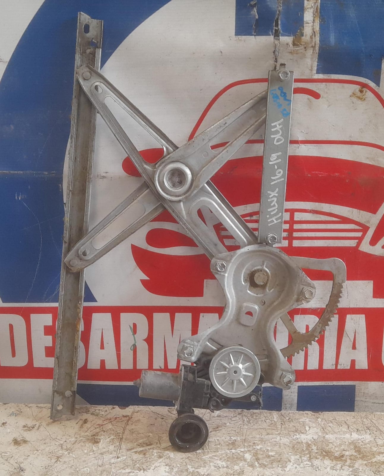 Cremallera alzavidrio delantera izquierda toyota hilux 2016 2017 2018 2019 2020