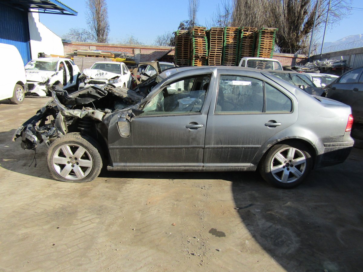 Desarme VOLKSWAGEN BORA 2011