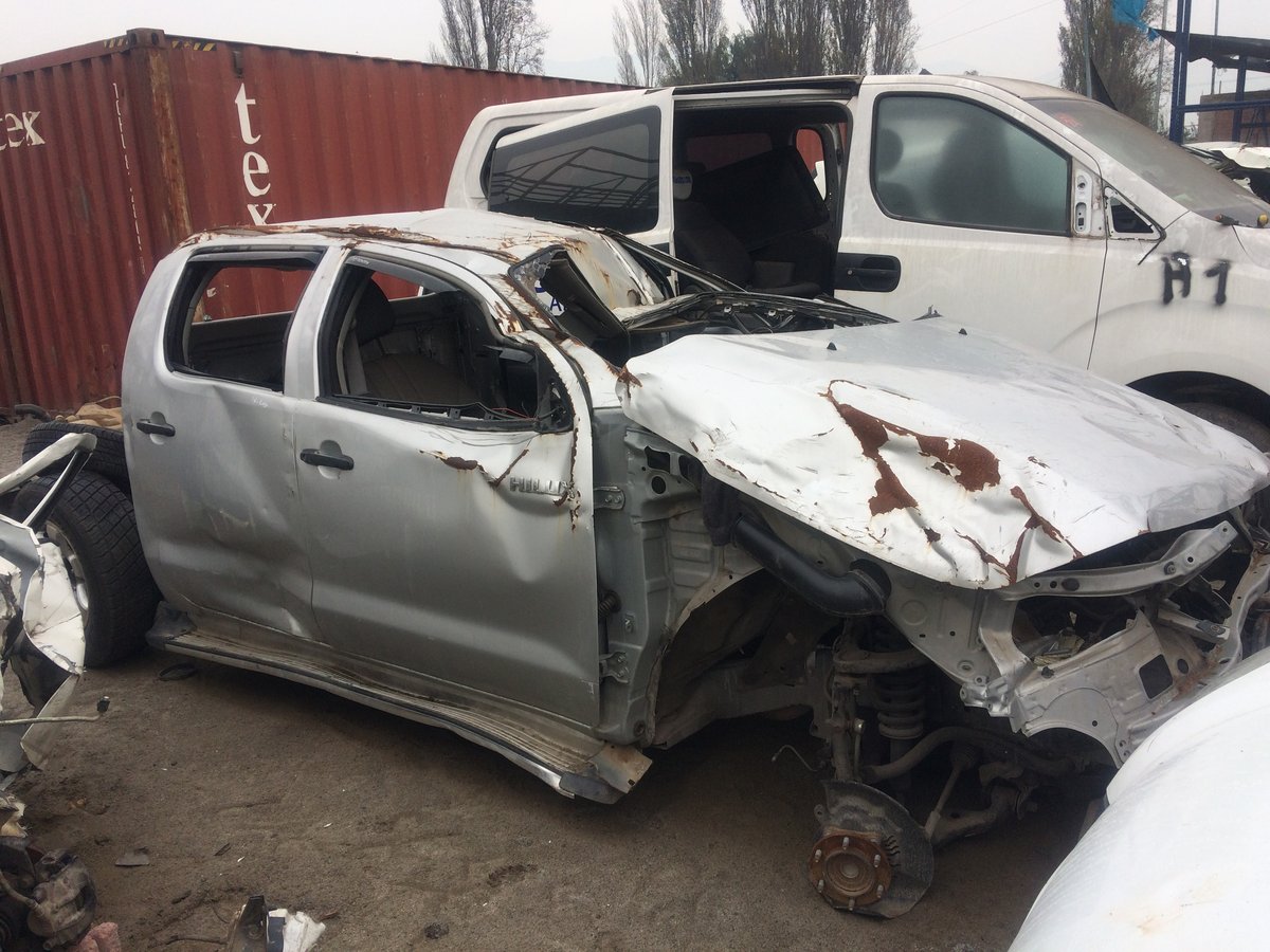 Desarme TOYOTA HILUX 2012