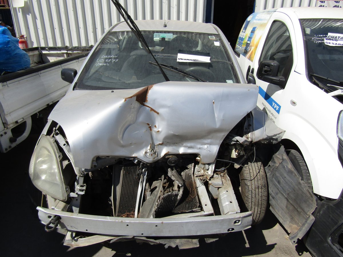 Desarme TOYOTA YARIS 2001