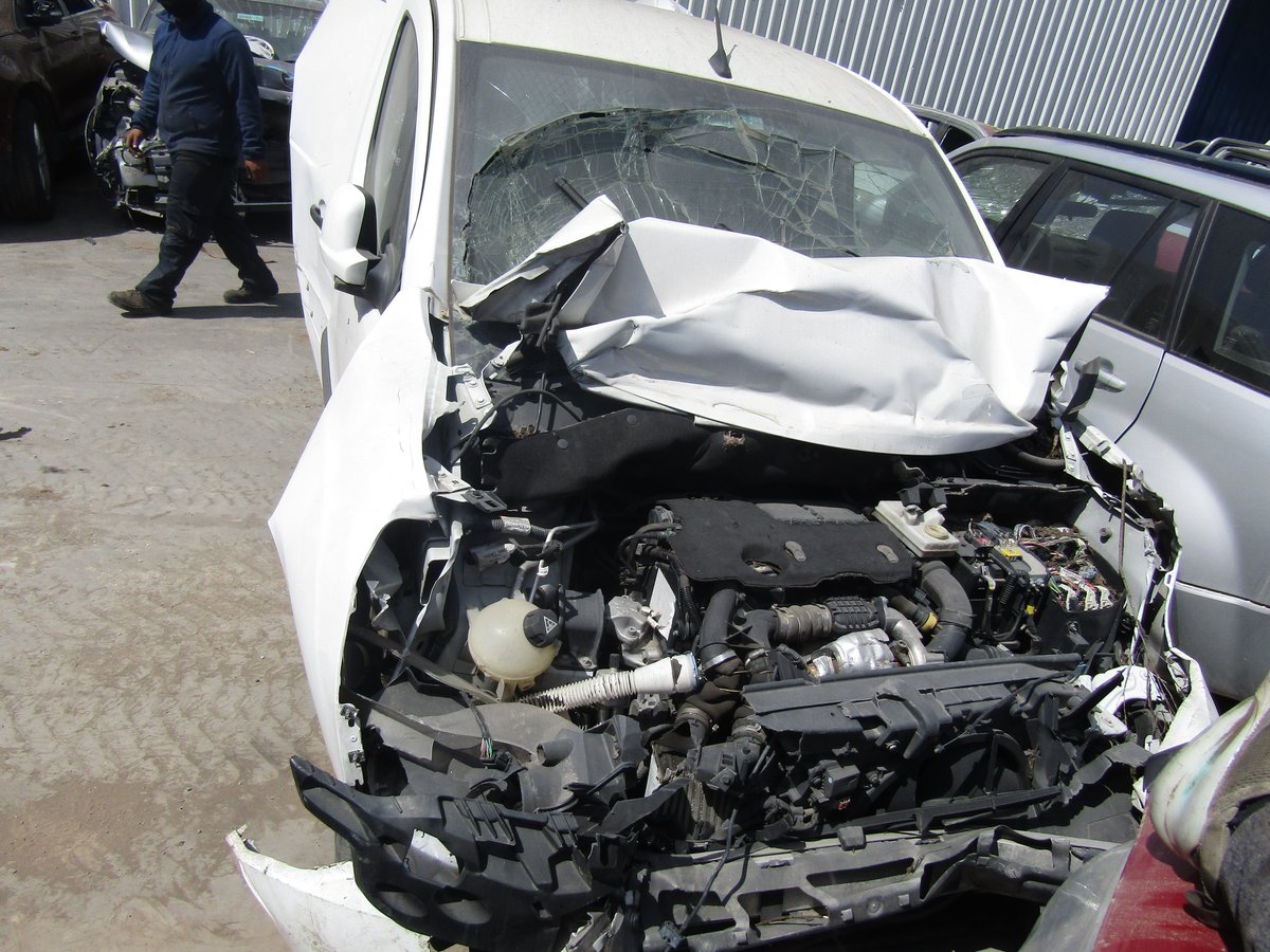 Repuestos Peugeot Partner 2016 1.6 diésel 4x2 en Desarme