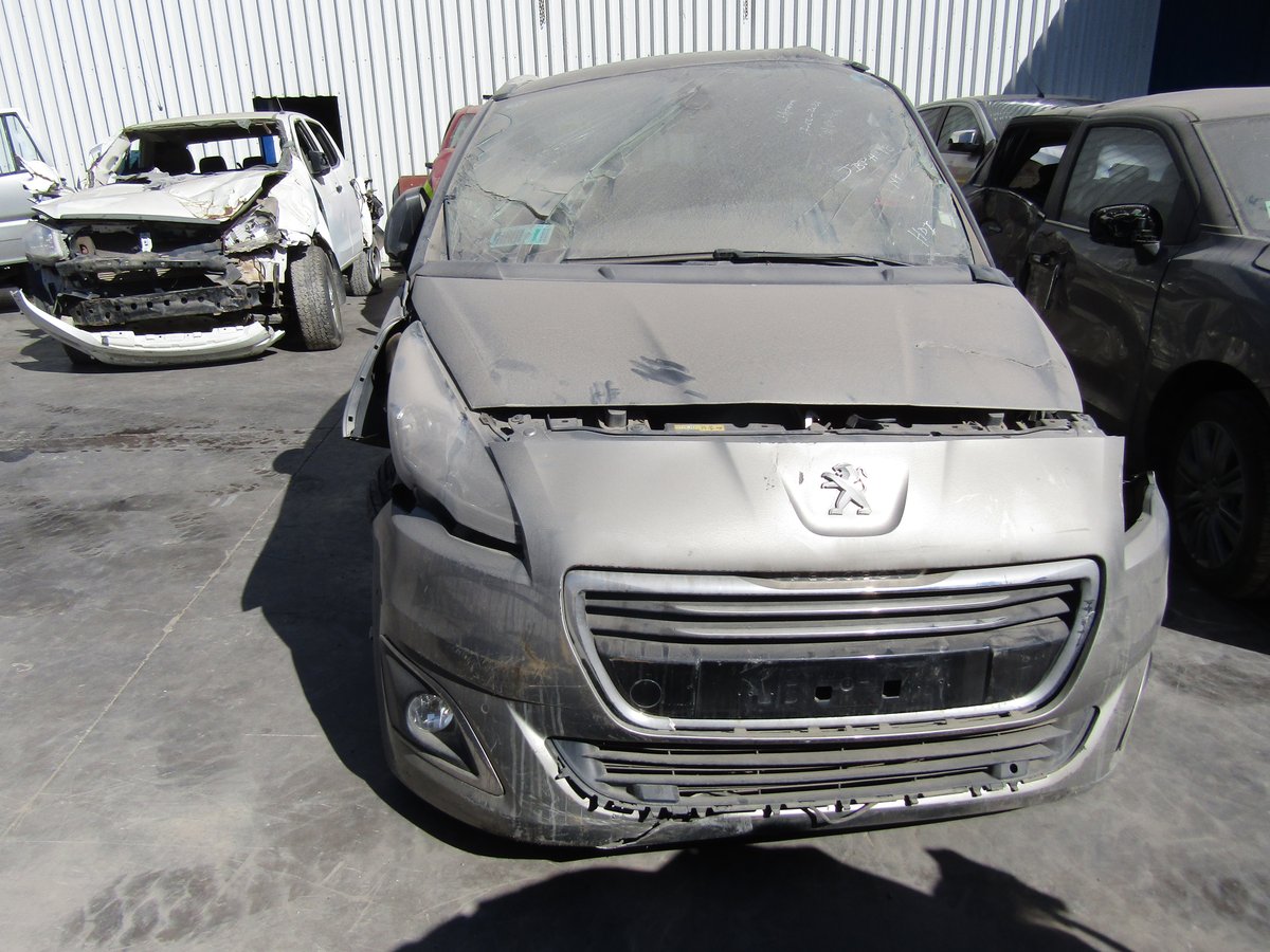 Repuestos Peugeot 5008 2017 1.6 diésel 4x2 en Desarme