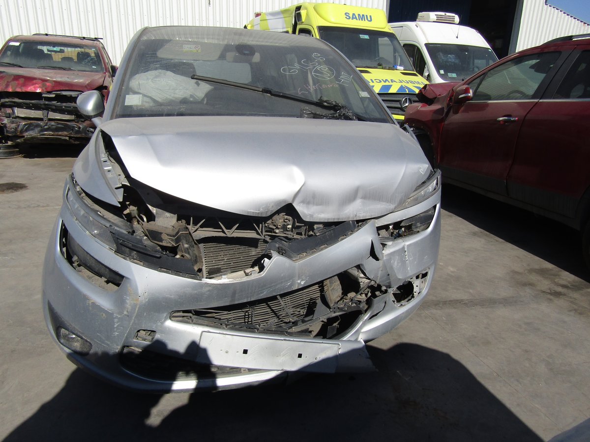 Repuestos Citroen C4 2017 1.6 diésel 4x2 en Desarme