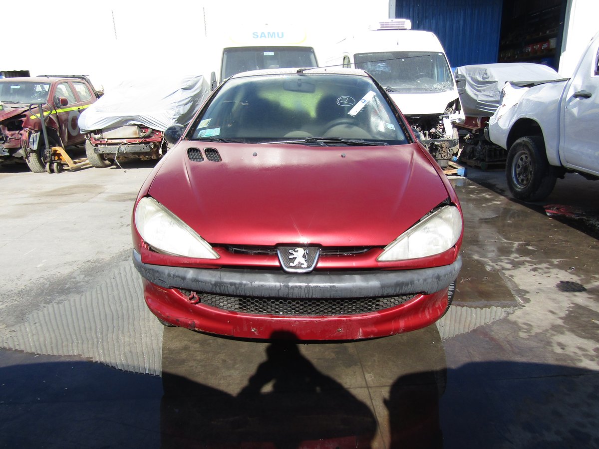 Repuestos Peugeot 206 2005 1.6 bencinero 4x2 en Desarme