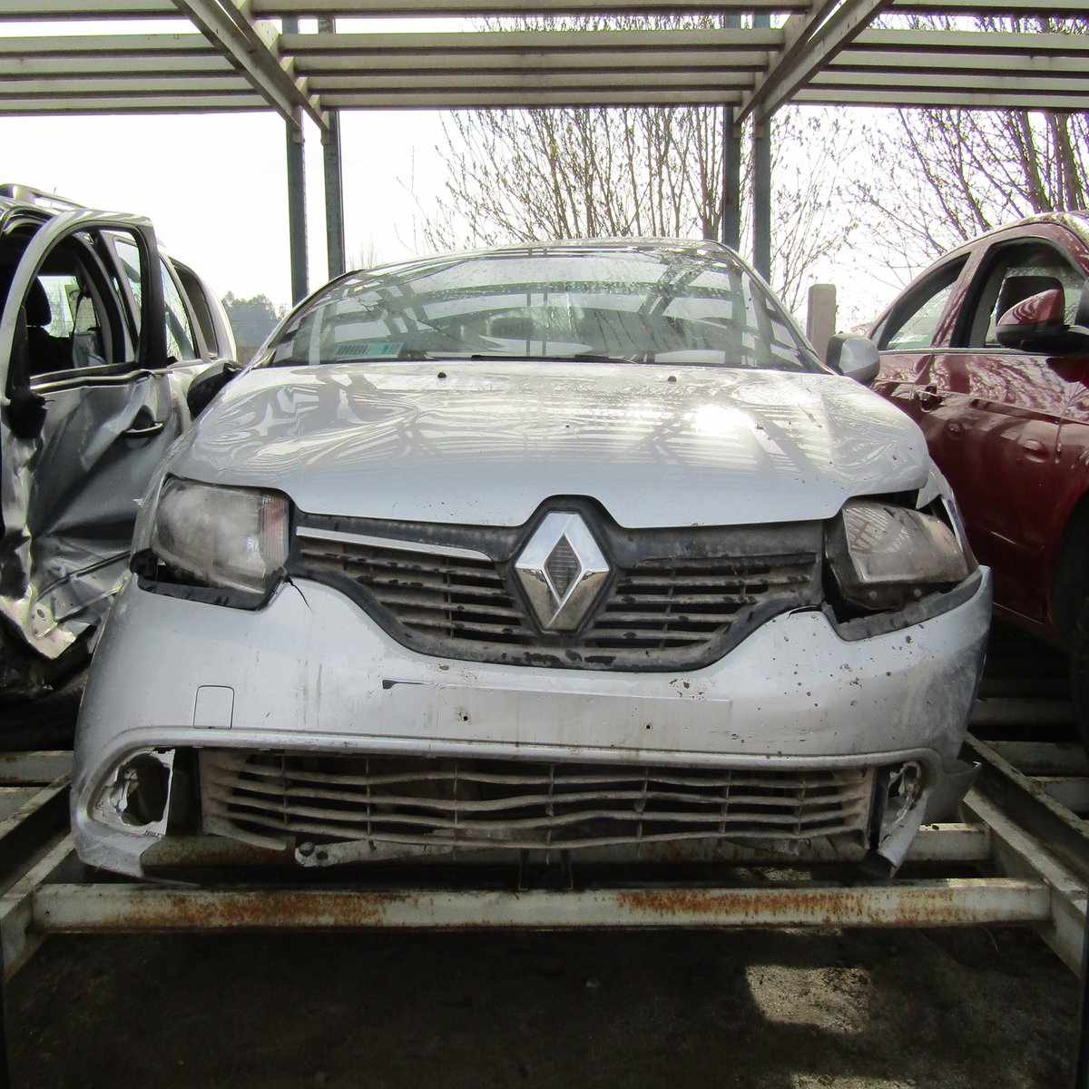 Repuestos Renault Symbol 2016 1.6 bencinero 4x2 en Desarme
