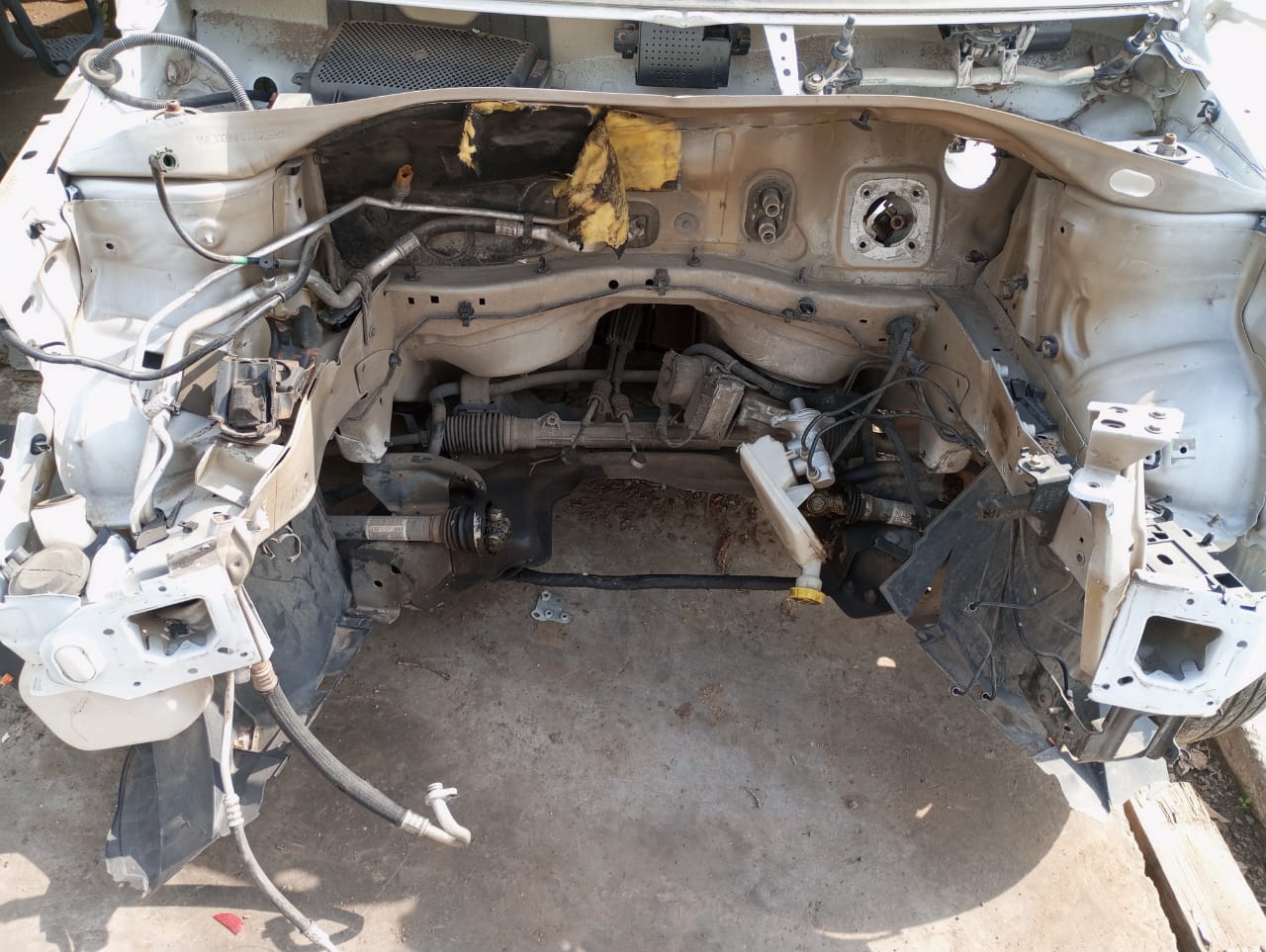 Repuestos Peugeot 301 2018 1.6 diésel 4x2 en Desarme